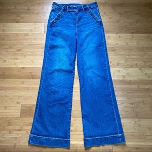 🦊 American Eagle Outfitters bell bottom jeans